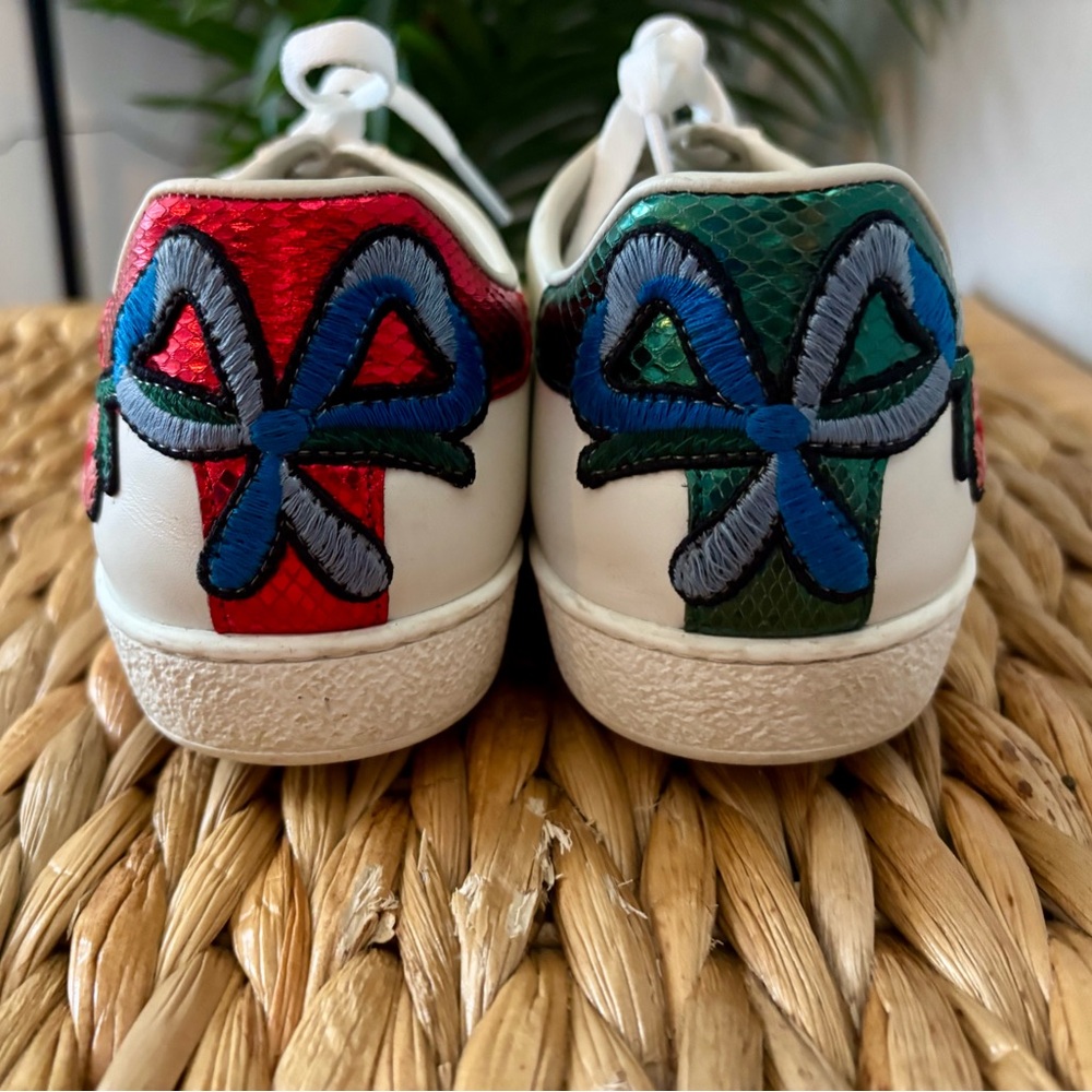 Gucci Women's White Sneakers with Red Floral Embroidery - Picture 8 of 16